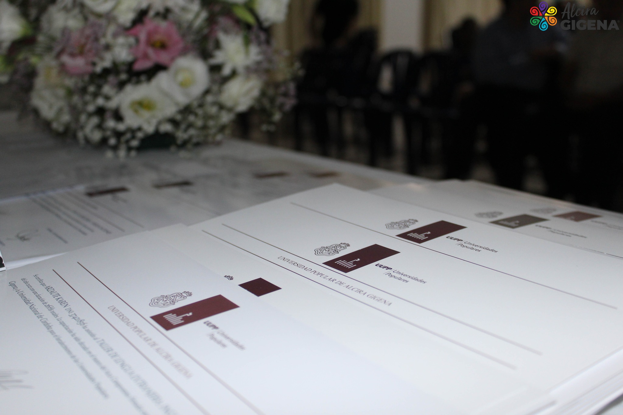 MÁS DE 300 PERSONAS RECIBIERON SU DIPLOMA DE LA UNIVERSIDAD POPULAR